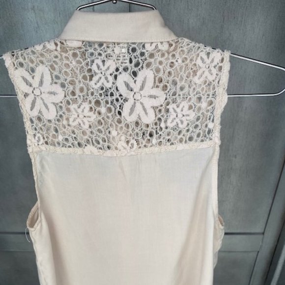 Collared Tank Top - Picture 4 of 5